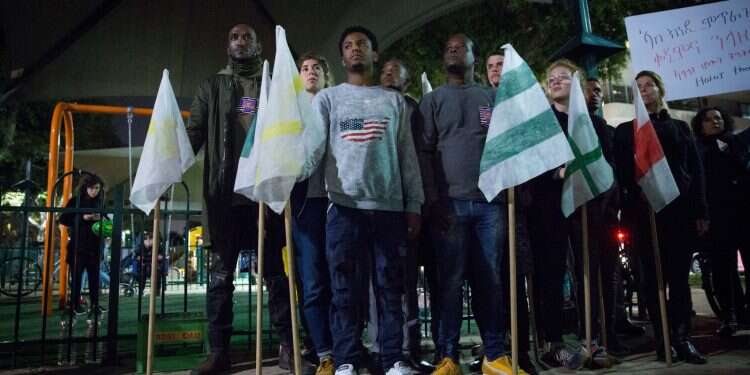 הפגנה בתל אביב נגד הוצאת מסתננים מישראל. צילום: מרים אלסטר, פלאש90 צילום: מרים אלסטר, פלאש90