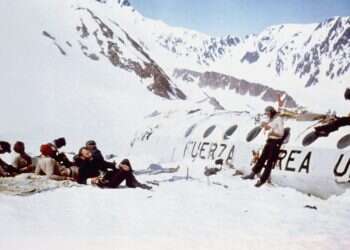 תיעוד מהישרדות ניצולי טיסה 571 שהתרסקה באנדים, 1972