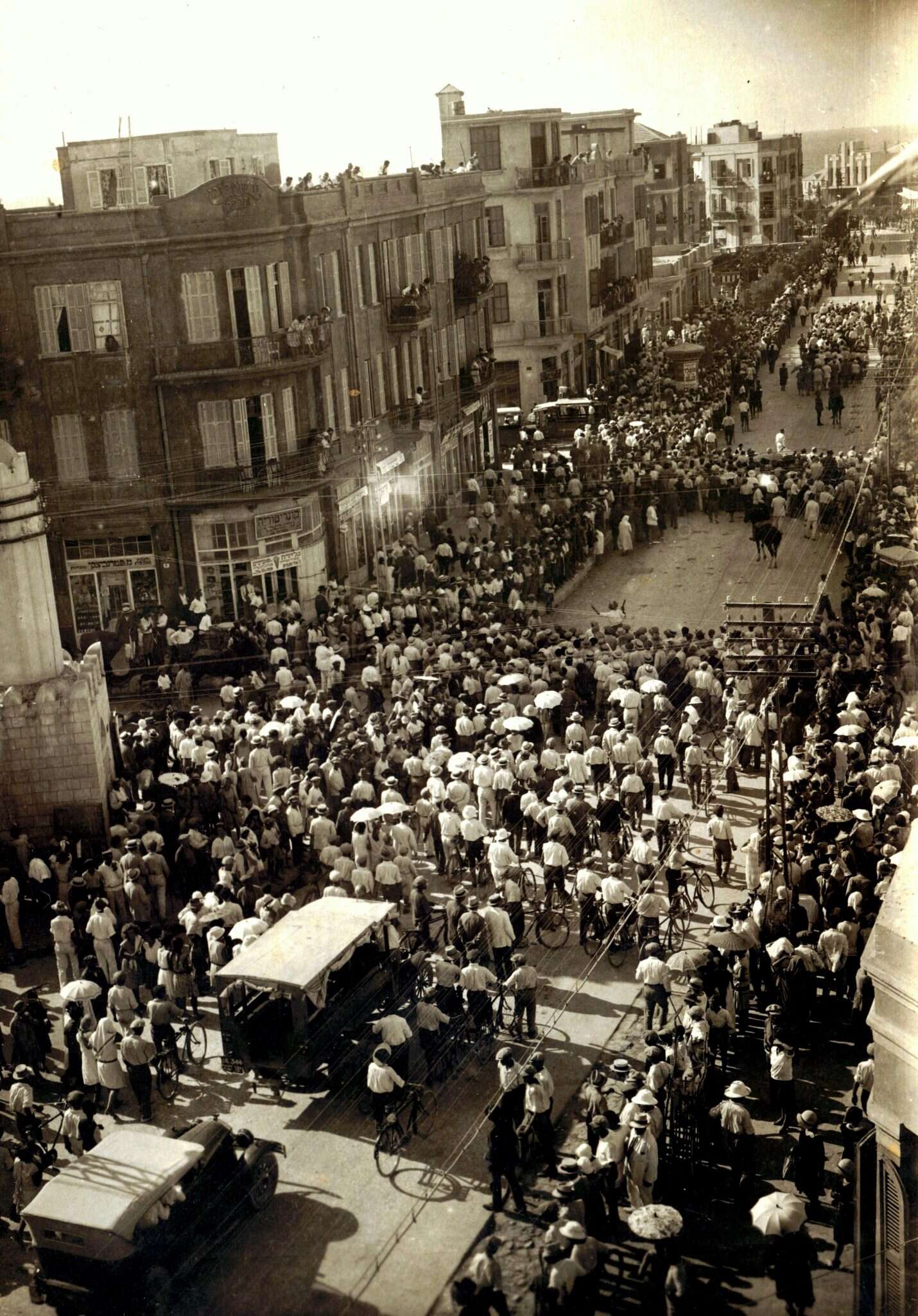 הלוויית הנופלים בתל-אביב בי"ט אב תרפ"ט, 1929