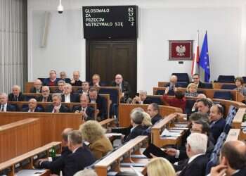 ההצבעה על החוק הפולני בסנאט. צילום: EPA