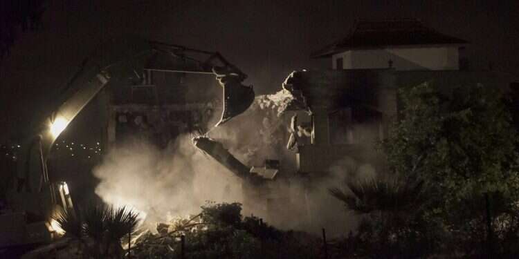 הריסת בית בג'נין. צילום: דו צילום: דו''צ