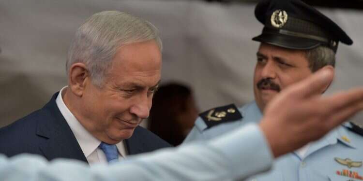 אלשיך ונתניהו. צילום: גיל אליהו, ג'יני הריאיון של אלשיך ב'עובדה' היה המתנה הגדולה ביותר שקיבל נתניהו