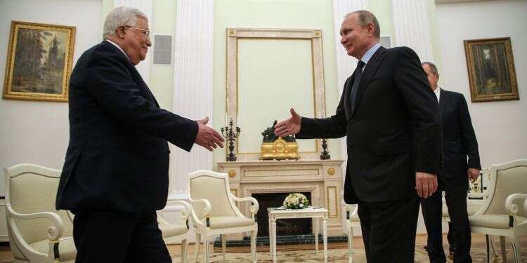 ולדימיר פוטין ואבו מאזן במוסקבה. צילום: AFP צילום: AFP