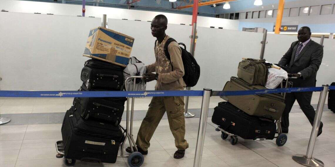 אזרחים אפריקנים בנתב צילום: קובי גדעון, לע"מ