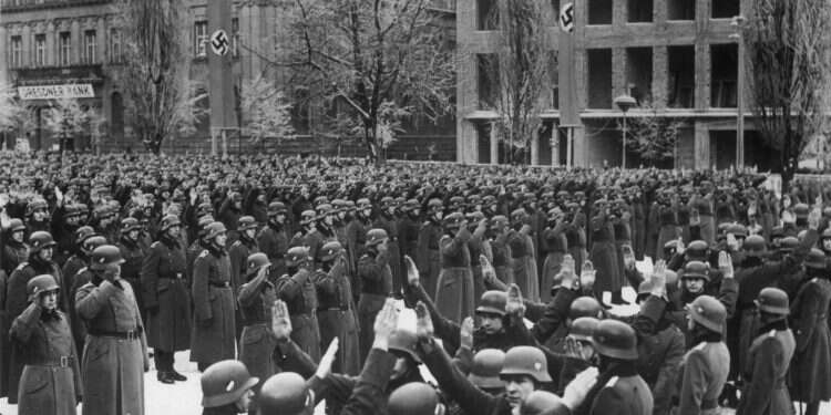 חיילים נאצים בפולין, 1940. צילום: גטי אימג'ס צילום: גטי אימג'ס