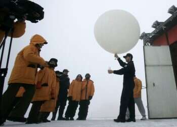 חוקרים באנטרקטיקה. צילום: רויטרס