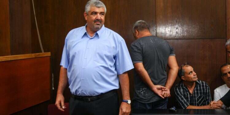 שלמה לחיאני בבית המשפט. אבישג שאר-ישוב שלמה לחיאני בבית המשפט. אבישג שאר-ישוב