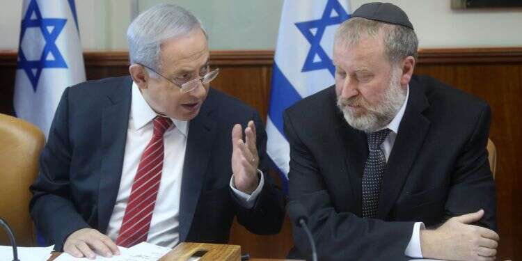 בנימין נתניהו ואביחי מנדלבליט. צילום: מרק ישראל סלם צילום: מרק ישראל סלם