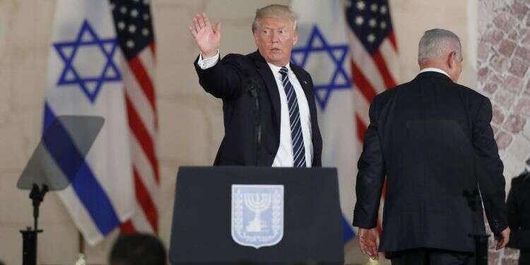 דונלד טראמפ ובנימין נתניהו. צילום: ABIR SULTAN / EPA
צילום: ABIR SULTAN / EPA