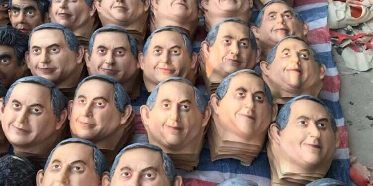 צילום: בובה בובה בובות ענק