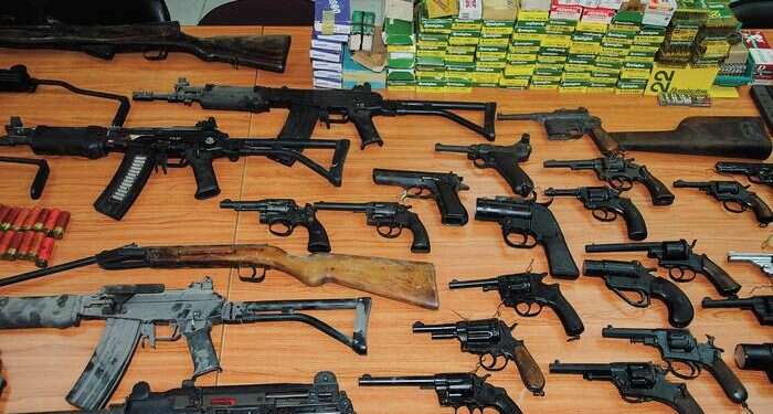 נשק שנתפס בפעילות משטרתית במגזר הערבי. צילום: דוברות המשטרה מרחב שרון צילום: דוברות המשטרה מרחב שרון