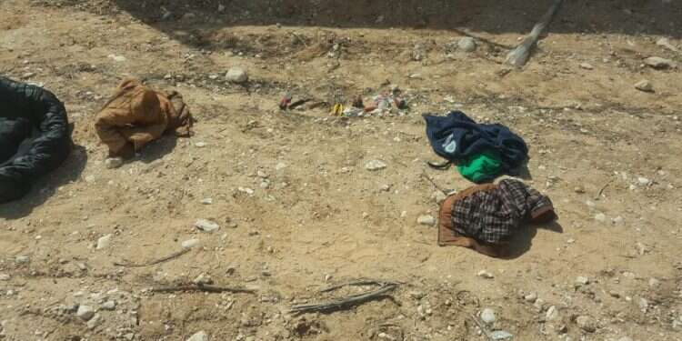 כלי הנשק שנתפסו על המחבלים שחדרו מגבול רצועת עזה. צילום: דוברות המשטרה צילום: דוברות המשטרה