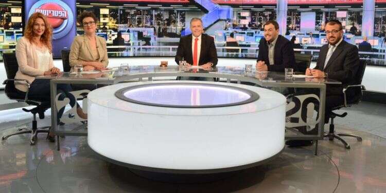 אולפן הפטריוטים בערוץ 20. צילום: יח''צ ערוץ 20 צילום: יח''צ ערוץ 20