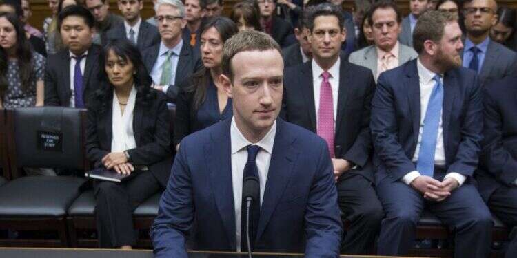 מארק צוקרברג בסנאט. צילום: EPA אדון אגודל: לייקים או פרטיות – במה תבחרו?