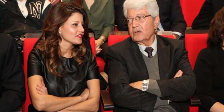 דוד לוי עם בתו, אורלי לוי-אבוקסיס. צילום: גדעון מרקוביץ' צילום: גדעון מרקוביץ'