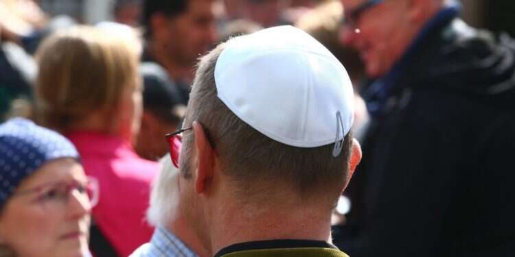 צעדת ''הכיפות'' בגרמניה בעקבות התקיפה האנטישמית בבירת המדינה ברלין. צילום: AFP צילום: AFP