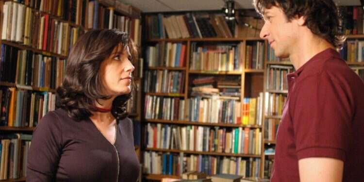 הדר גלרון בתפקיד ברוריה וסשה דמידוב בתפקיד התלמיד, מתוך הסרט צילום: ג'ואנה קושניר