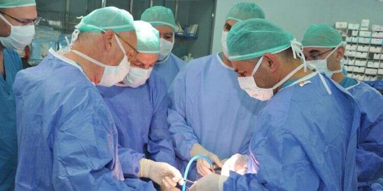 הניתוח של דוריאן דהן. צילום: רוני אלברט, המרכז הרפואי לגליל צילום: רוני אלברט, המרכז הרפואי לגליל