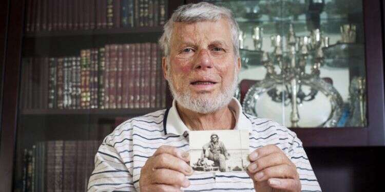 אורי דרקסלר בביתו, לפני 5 שנים. צילום: אריק סולטן צילום: אריק סולטן