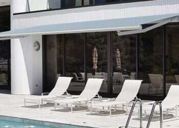 סוכך חשמלי מאלומיניום: דרך נוחה ודקורטיבית ליהנות מהצל