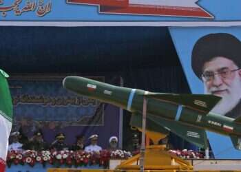 מצעד צבאי בטהרן. צילום: AFP