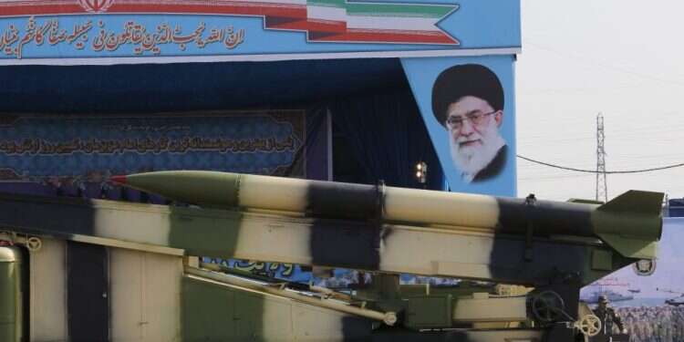 משאית טילים איראנית. צילום: AFP צילום: AFP