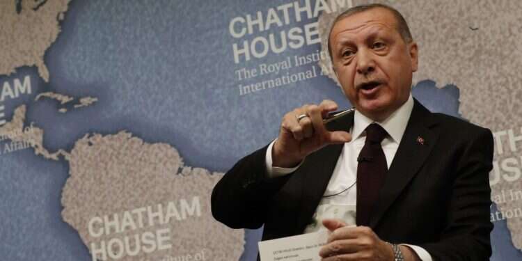 נשיא טורקיה רג'פ טאיפ ארדואן בלונדון. צילום: AFP נשיא טורקיה רג'פ טאיפ ארדואן בלונדון. צילום: AFP