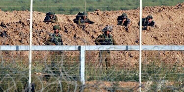 לוחמי צה''ל בגבול עזה. צילום: AFP צילום: AFP