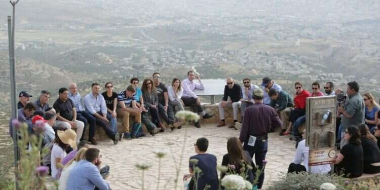 צוערי משרד החוץ בביקור בהר כביר. מאי 2018. צילום: דודי סאלם, זוג הפקות
 צילום: דודי סאלם, זוג הפקות