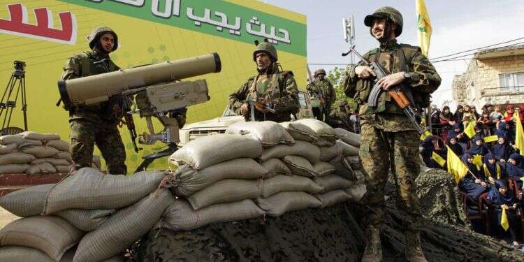 פעילי חזבאללה בלבנון. צילום: EPA פעילי חזבאללה בלבנון. צילום: EPA