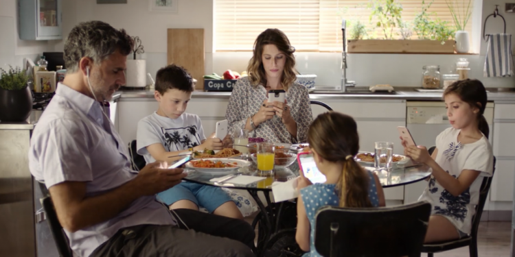 מתוך קמפייין היוזמה שקוראת לישראלים להתנתק מטכנולוגיה בשבת