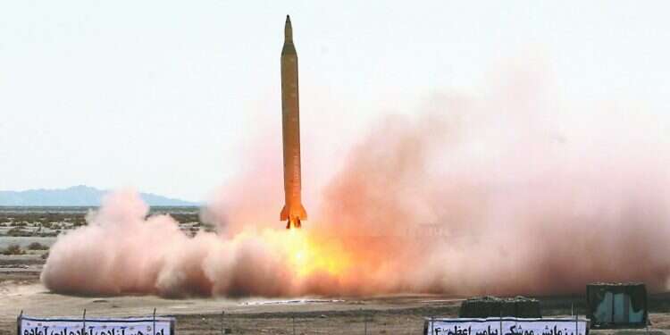 ניסוי טילים בליסטיים באיראן. צילום: EPA