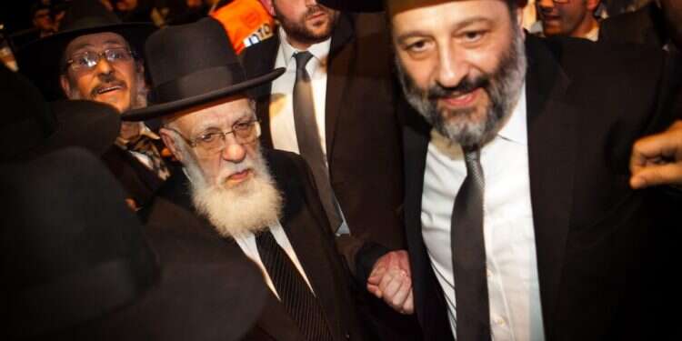 הרב שלום כהן ואריה דרעי. צילום: אריק סולטן צילום: אריק סולטן