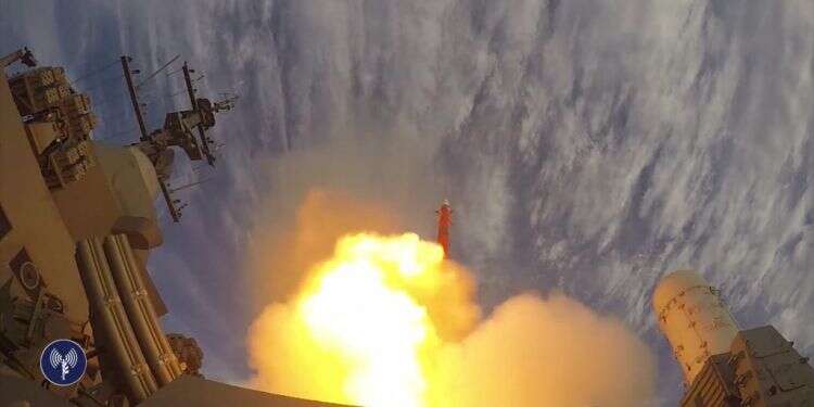 ניסוי בטיל 'ברק 8'. צילום: דובר צה''ל צילום: דובר צה''ל