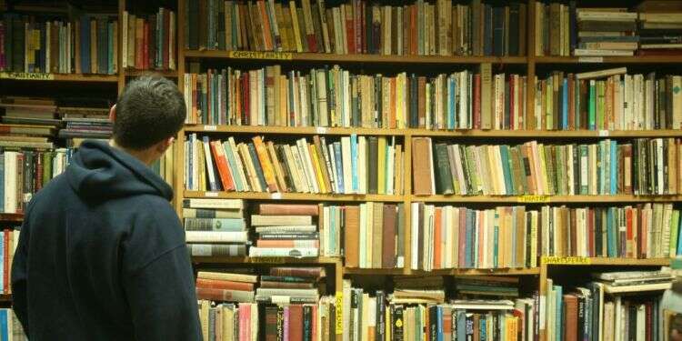 חנות ספרים. צילום: מרים צחי צילום: מרים צחי