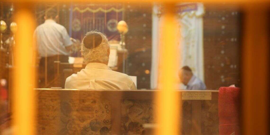 תפילות לפני יום כיפור. צילום: מרים צחי צילום: מרים צחי