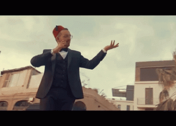 ולפאתי מזרח: הישראלי שגורם לערבים לשיר את "התקווה"