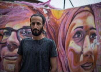 אומנות החיבור: המורה למחול של בחורי ישיבה ותלמידות ערביות מירושלים