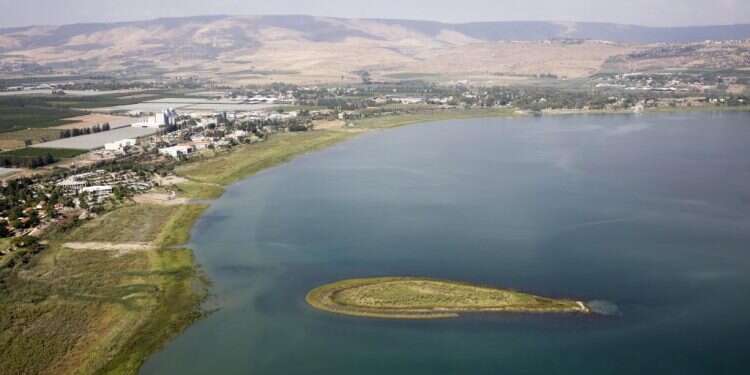 צילומי האוויר של הכינרת ממעוף הציפור. צילום: אביר סולטן, EPA צילום: אביר סולטן, EPA