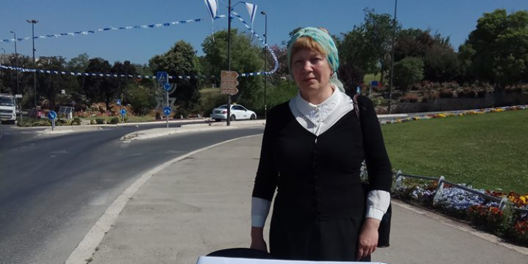 מסורבת הגט צביה גורודצקי בשביתת רעב מול הכנסת, קיץ 2017. צילום: מוריה דיין צילום: מוריה דיין