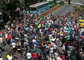 הפגנת ענק בטהרן. צילום: AFP