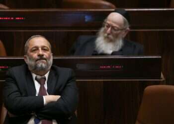 אריה דרעי ויעקב ליצמן בדיון על חוק הגיוס. צילום: אורן בן חקון