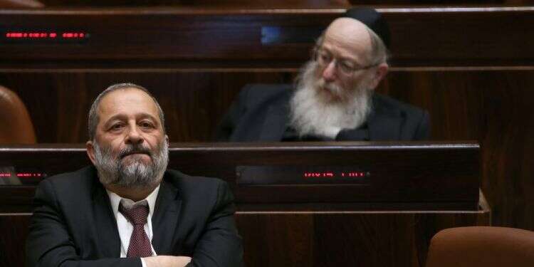 אריה דרעי ויעקב ליצמן בדיון על חוק הגיוס. צילום: אורן בן חקון