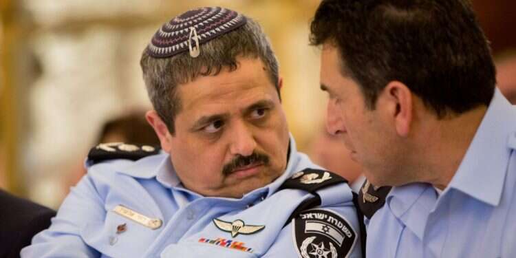 מפכ"ל המשטרה רוני אלשיך ומפקד מחוז ירושלים יורם הלוי. צילום: יונתן זינדל/פלאש 90