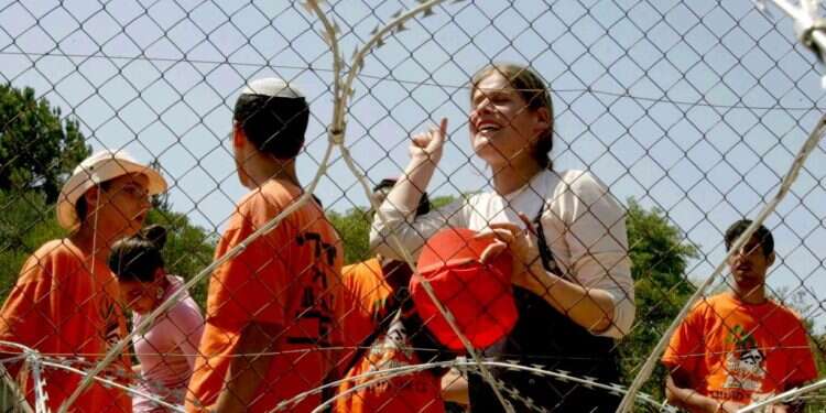 ההפגנה בכפר מימון לפני ההתנתקות. צילום: מרים צחי צילום: מרים צחי