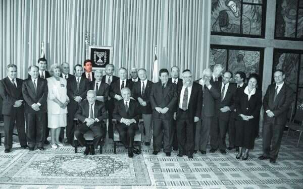 גונן שגב בממשלת פרס, 1955. צילום: יעקב סער, לע צילום: יעקב סער, לע"מ