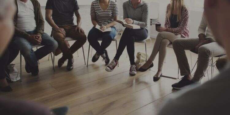 קבוצת תמיכה, אילוסטרציה. צילום: שאטרסטוק צילום: שאטרסטוק