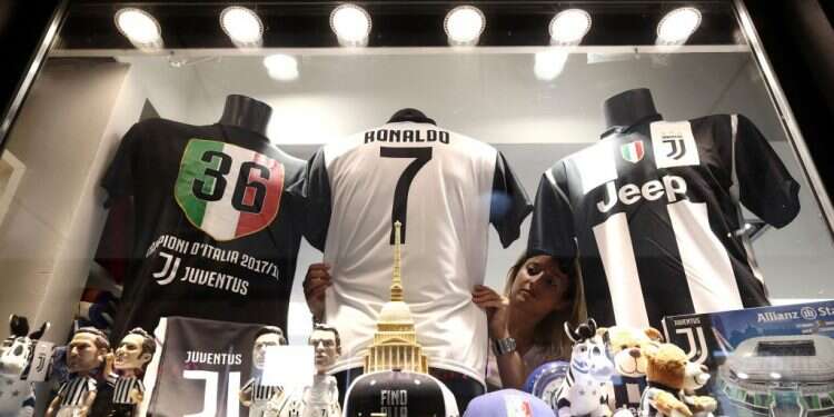 חולצה מספר 7 של רונאלדו במדי יובנטוס. צילום: AFP צילום: AFP