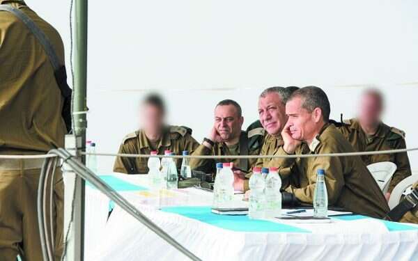 הערכת מצב בפיקוד צפון. צילום: דובר צה צילום: דובר צה"ל