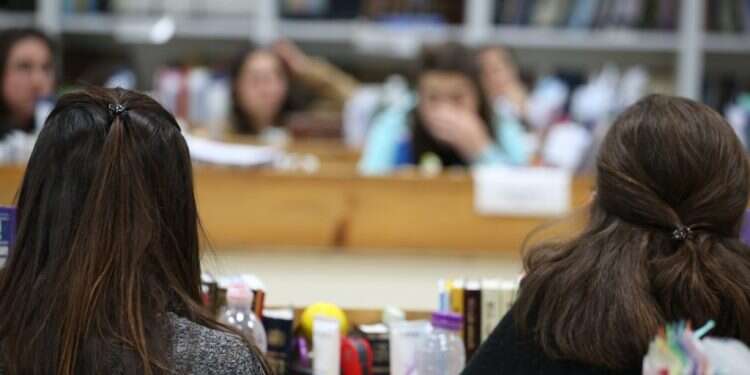 בנות במדרשה, אילוסטרציה. צילום: מרים צחי צילום: מרים צחי